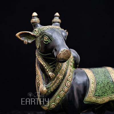 brass nandi statue, closeup